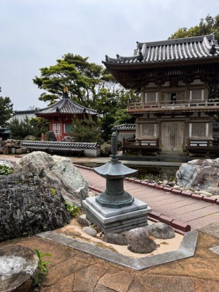 Temple 38, Pure Land temple buildings.