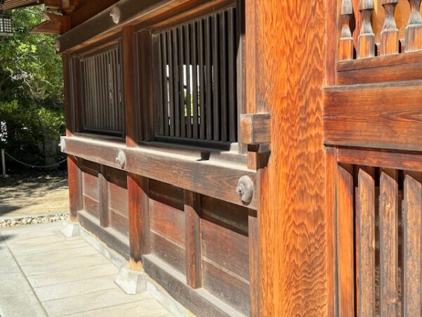 Construction details at the main gate at Oyamazumi Shrine.