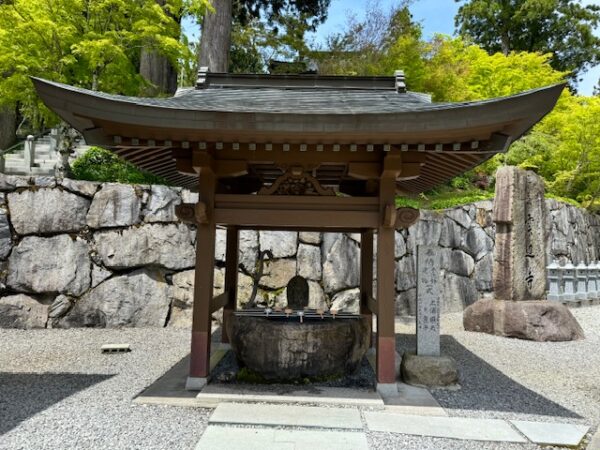 The temple fountain at Unpen-ji.