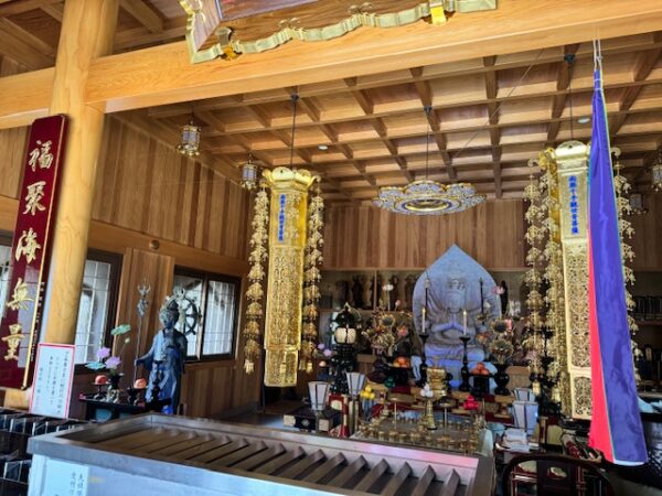 A view inside the main hall at unpen-ji temple.