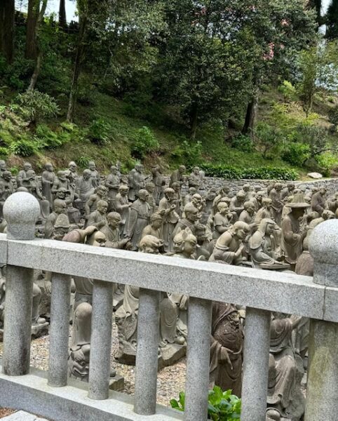 a grouping of Buddha followers on Unpen-ji temple.