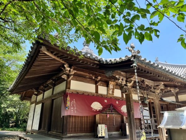 Reconstructed and renovated main hall at temple on pilgrimage route. 1