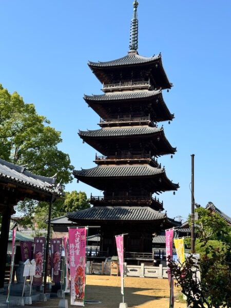 The 5 story pagoda at Motoyamaji is a familiar landmark.2