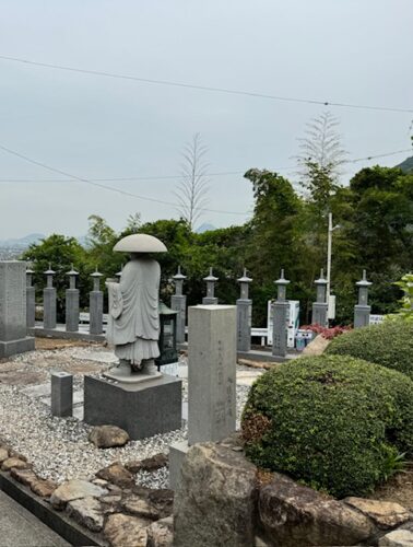 Rear view of statue of Kukai.