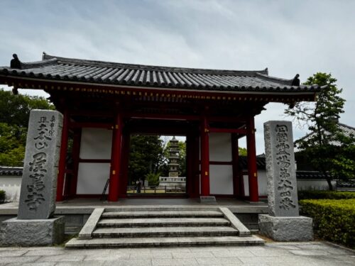 Front gate at Yashima-ji temple.