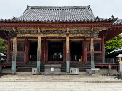 Main hall at Yashima-ji temple.