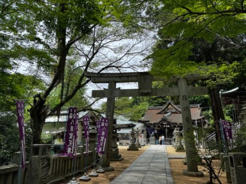 Promenade to the Holy Heaven after cable car ride to the temple.