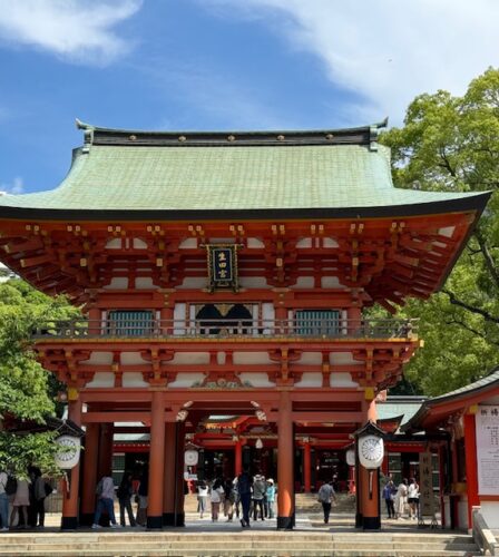 Red two-storied gate at Kobe, Japan.