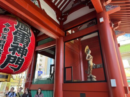 Buddha figure at main gate in Senso-ji temple.2