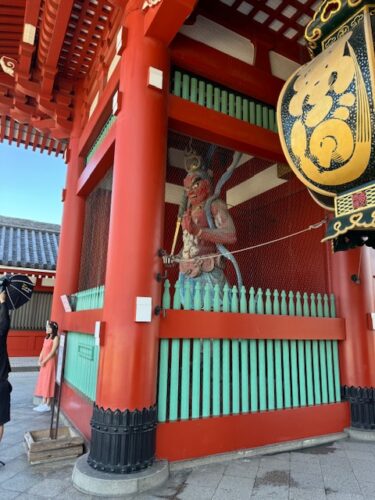 Middle gate at Senso-ji temple in Tokyo.4