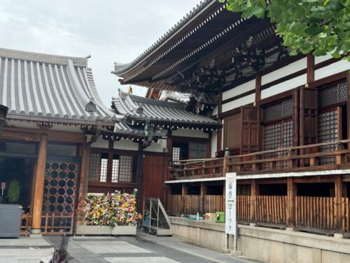 Main hall at Isshin-ji temple in Osaka.2