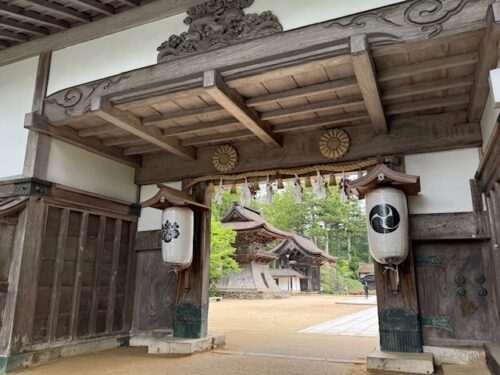 Kongobun-ji, main temple gate on Koyasan.